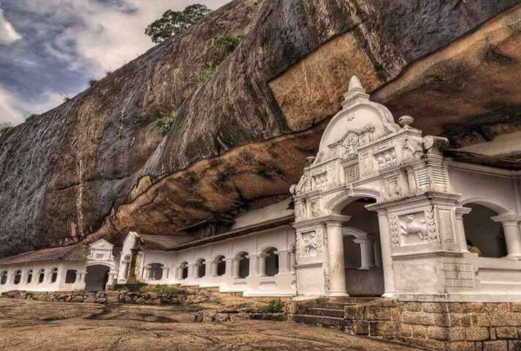6. Dambulla Cave Temple